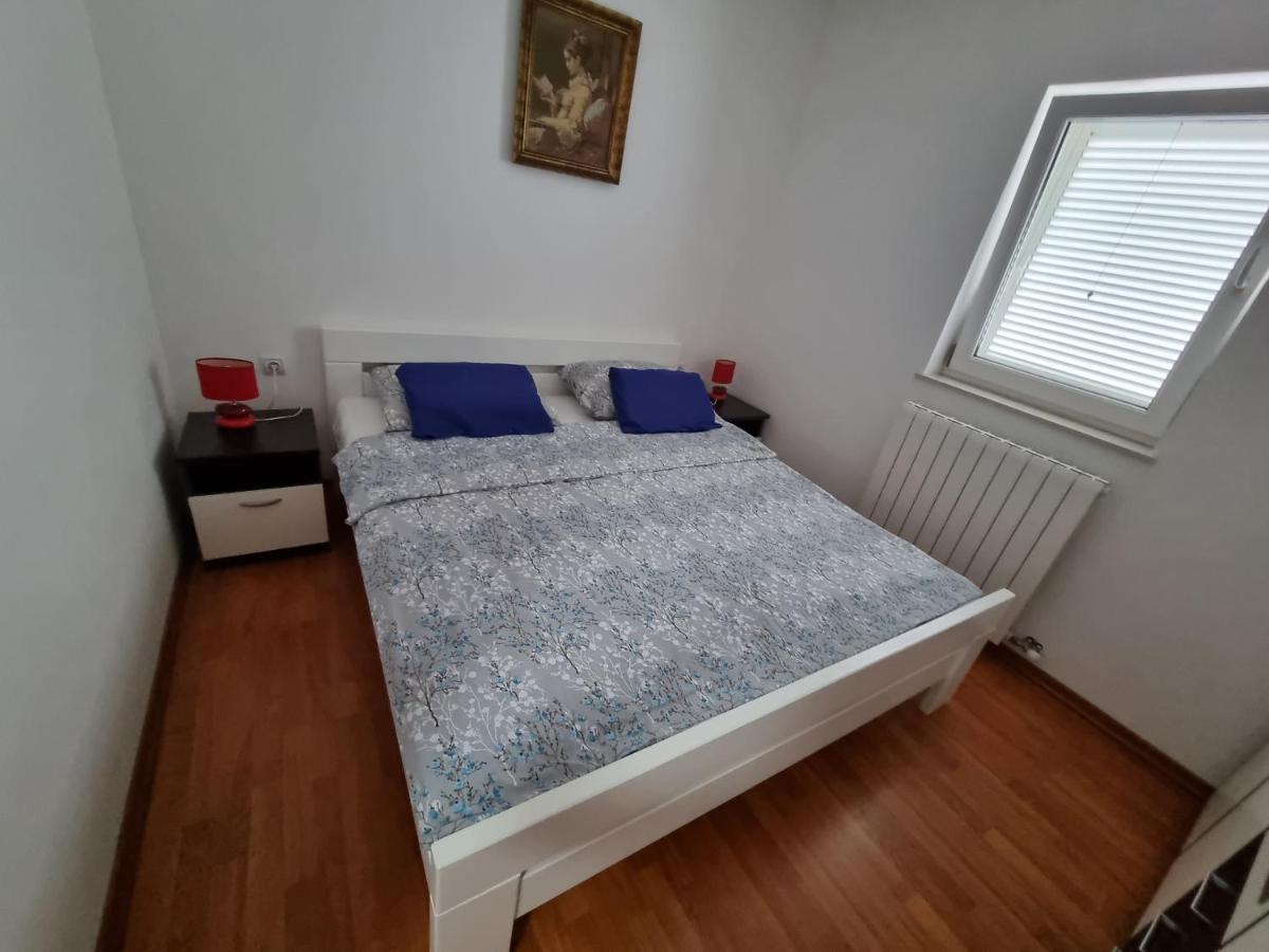 Apartments Katarina Smrika Exterior photo