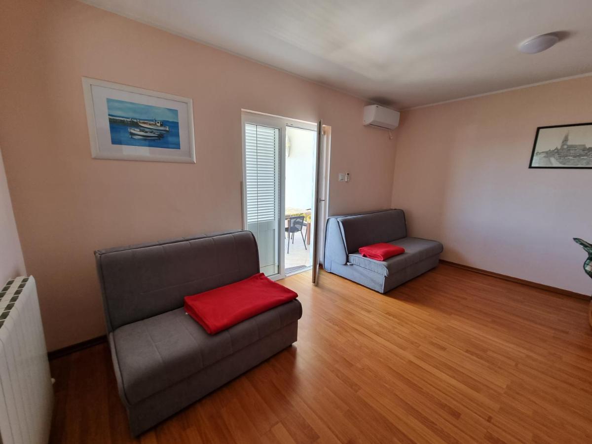 Apartments Katarina Smrika Exterior photo
